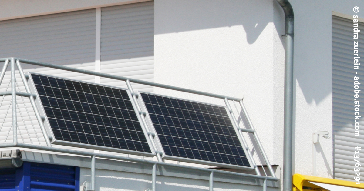 Steckersolar: Solarstrom vom Balkon direkt in die Steckdose | Verbraucherzentrale Saarland