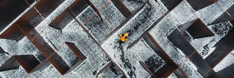 Mensch in einem Labyrinth